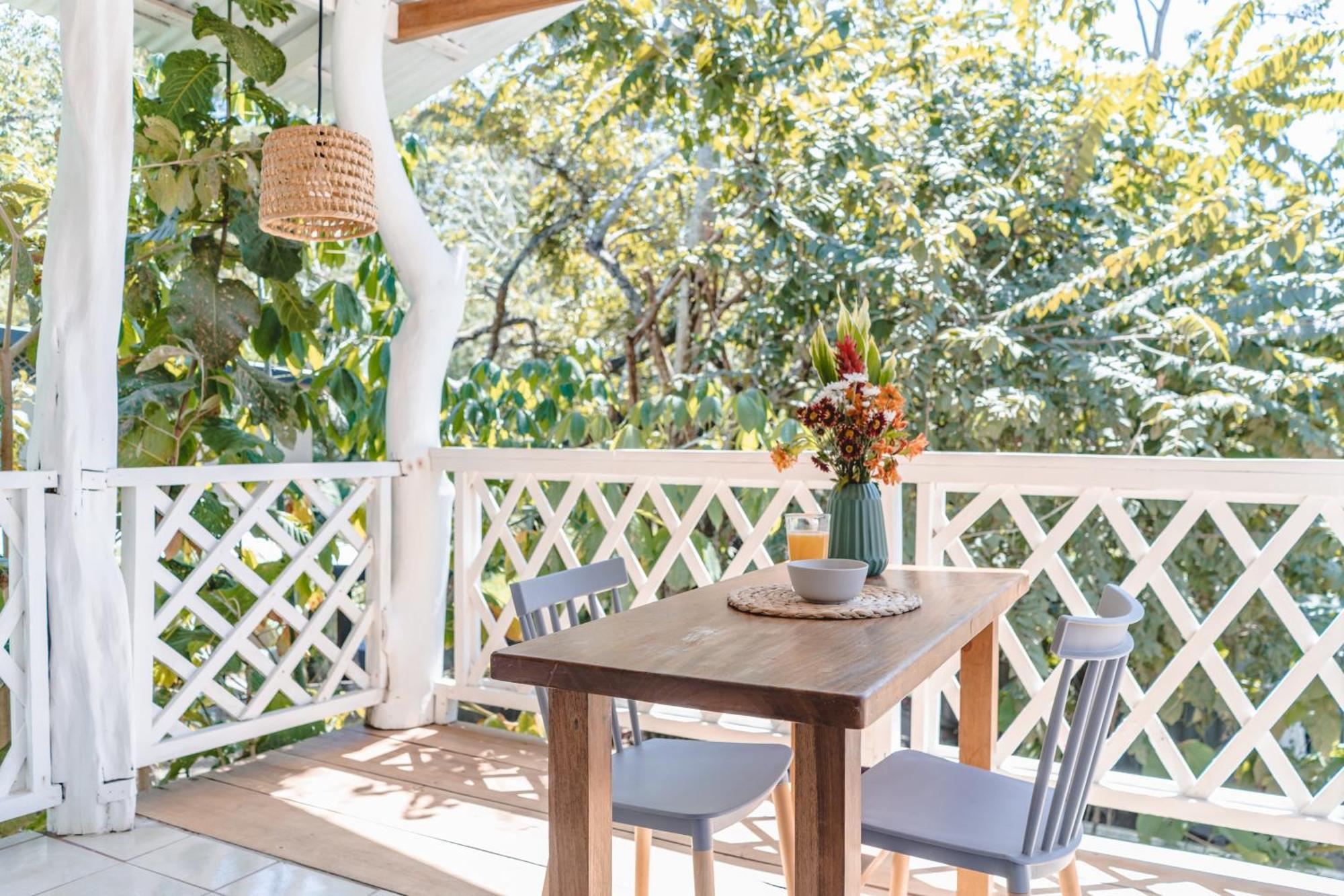 Cuatro Vientos & - Mal Pais, Costa Rica