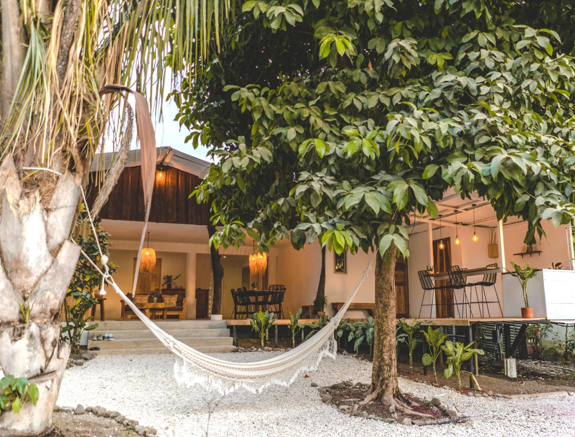 Cuatro Vientos & - Mal Pais, Costa Rica