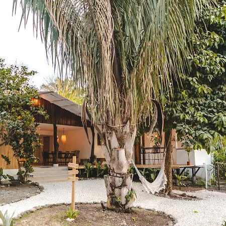 Cuatro Vientos Lodge & Apartments - Mal Pais, Costa Rica Playa Santa Teresa  Exterior photo