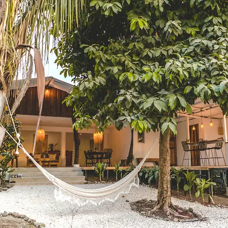 Cuatro Vientos Lodge & Apartments - Mal Pais, Costa Rica Playa Santa Teresa  Exterior photo